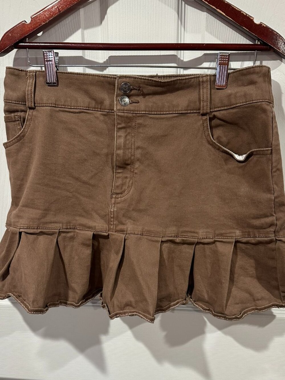 Hollister High Rise Brown Ruffle Hem Skirt - Size L 342